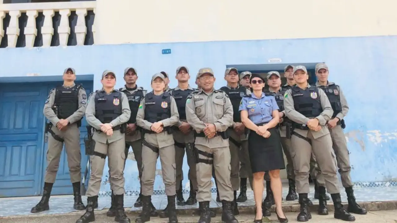 PMES - Equipe de Policiais Militares do 8º Batalhão abordam carro suspeito  de adulteração