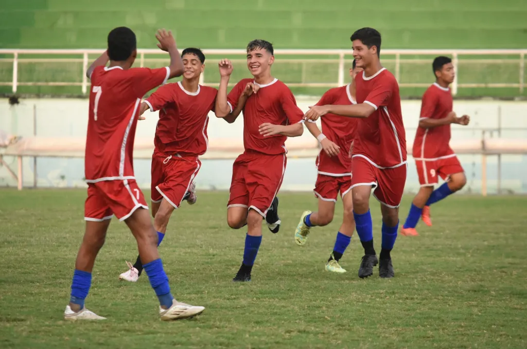 Sub-10: Escolinha do Rei Artur vai disputar a 7ª Copa Arasuper – NA MARCA DA  CAL