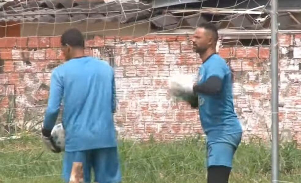 O goleiro Bruno treinou na manhã dessa segunda-feira (16), no Campo do Vasco. Foto: TV5 Esporte