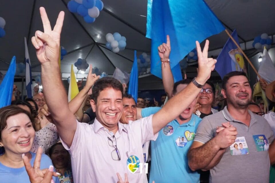 Gladson Cameli comemora reeleição no primeiro turno em 2022: se livrou dos acordos pesados